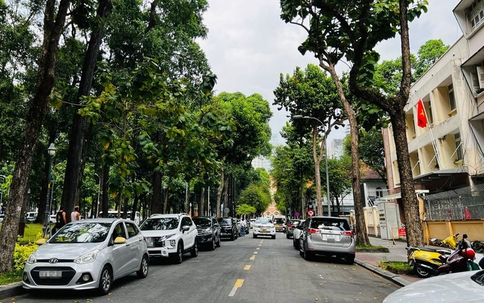 Cho thuê xe 4 chỗ 7 chỗ Gò Công